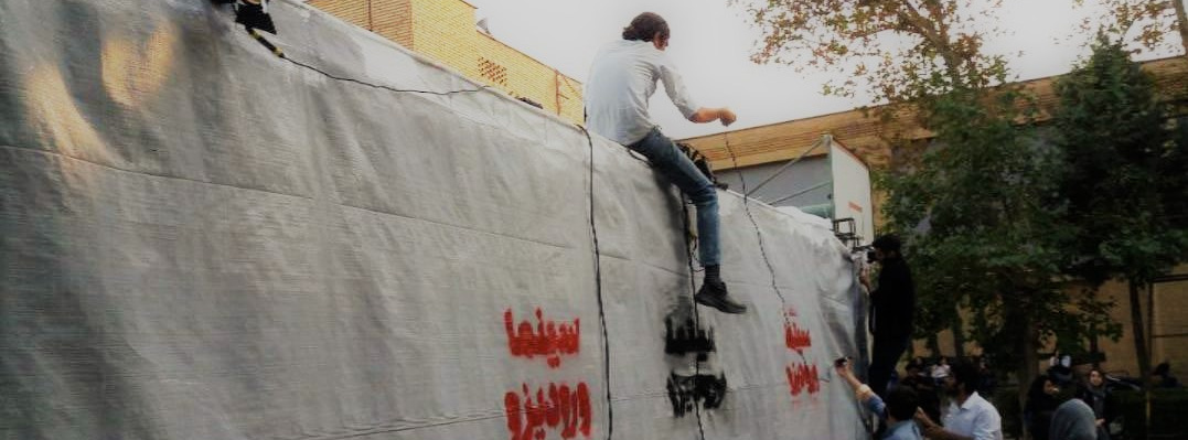 جشن دانشجویان مقطع کارشناسی ورودی ۹۷ در تالار فارابی دانشکده‌ی هنرهای کاربردی برگزار شد